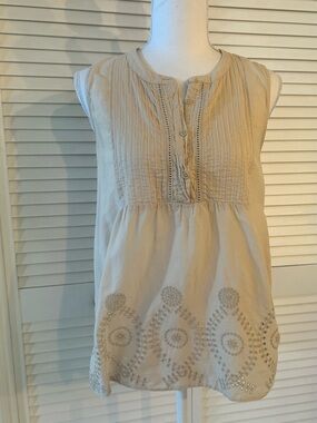 H&M L.O.G.G. Sleeveless Embroidered Pintuck Cream Top